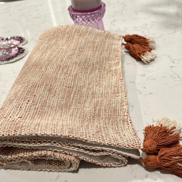 Table Runner Beige & Rust Color EUC - Picture 1 of 4